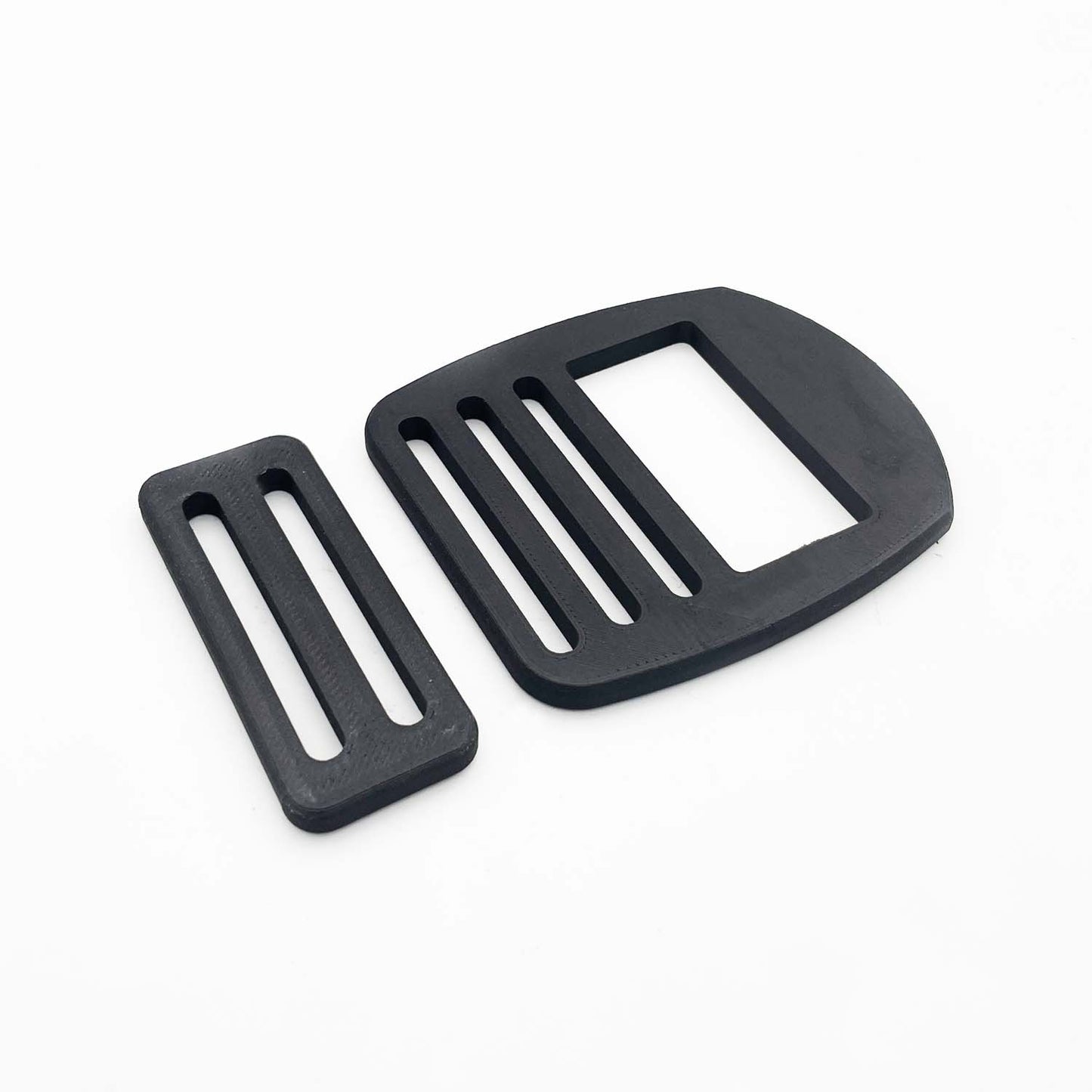 Low profile waist buckle